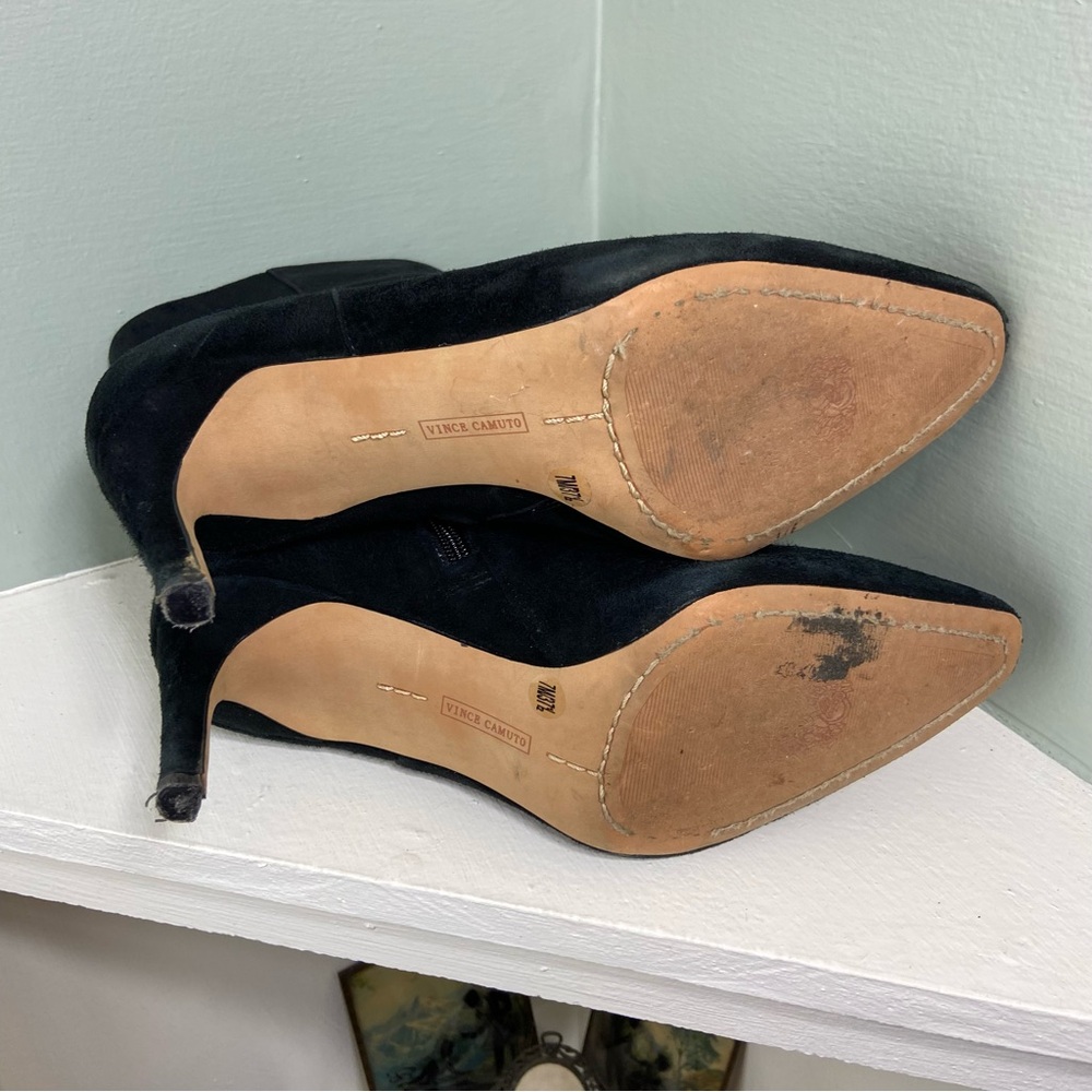 3/$9 Vince Camuto Allost Black Suede Leather Ankle Mid-Heel Booties Boots Pointy - Picture 10 of 16